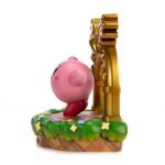 KIRBY™ – KIRBY AND THE GOAL DOOR PVC STATUE - Image 5